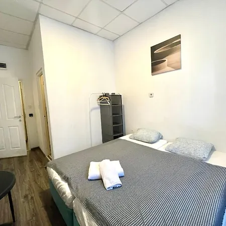 Aradi Rooms With Private Bathroom In The City Centre Budapest Exterior photo