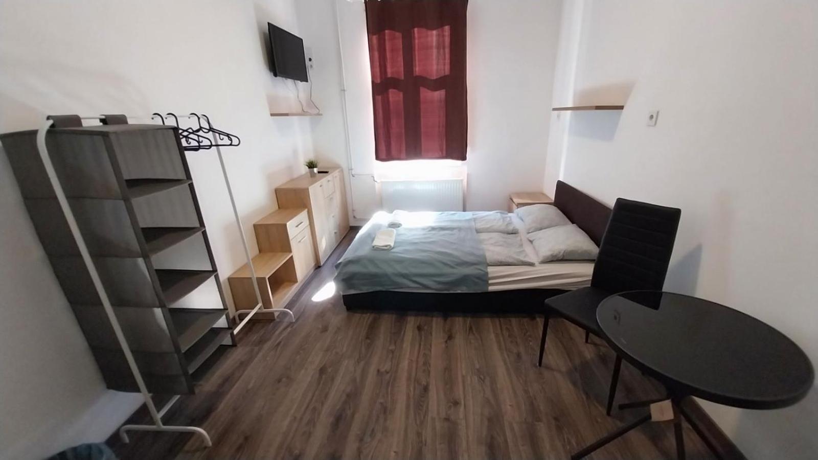Homestay szállás Aradi With Private Bathroom In The Centre *