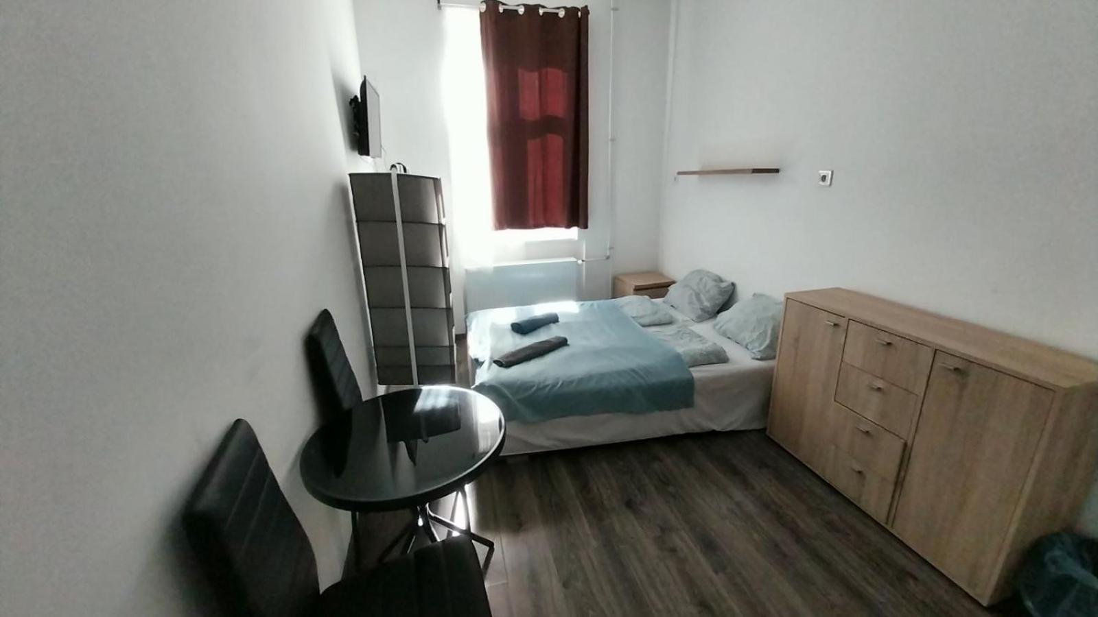 Aradi With Private Bathroom In The Centre Homestay szállás Budapest